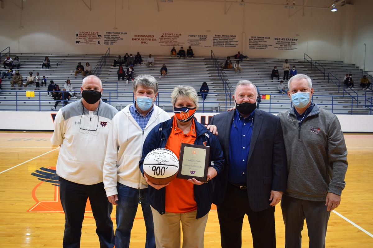 Wayne County's Hall of Fame Coach Gina Skelton honored for 900th career  coaching win! | Mississippi Association of Coaches